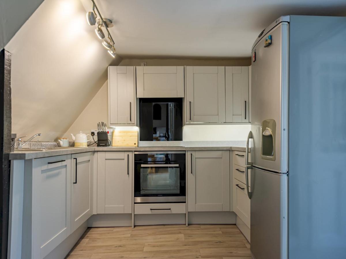 Pass The Keys Renovated Apartment In The Centre Of Canterbury Bagian luar foto
