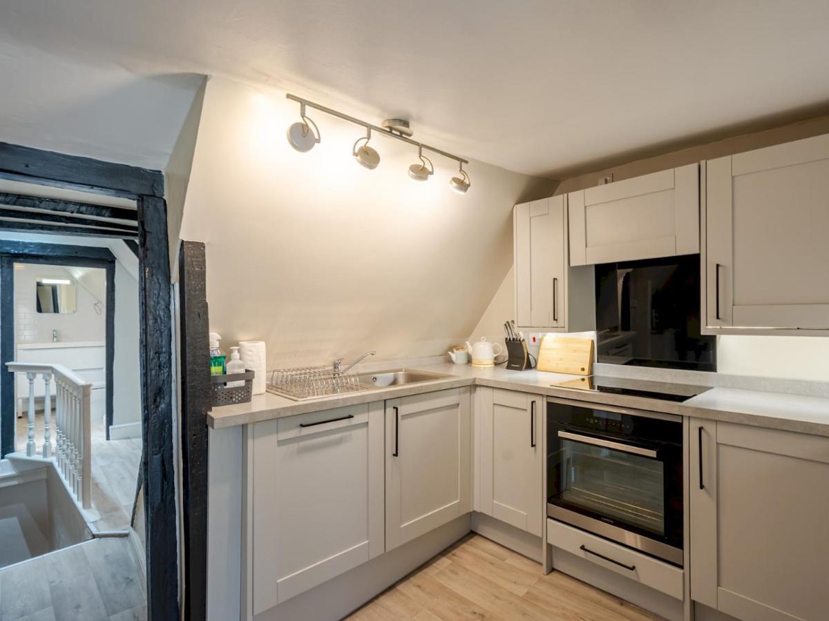 Pass The Keys Renovated Apartment In The Centre Of Canterbury Bagian luar foto